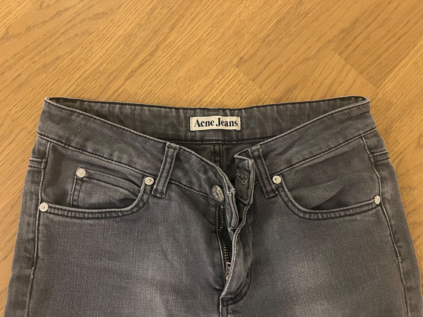 Acne Studios Jeans: Acne Jeans Gr. 26/32 Grau Klassiker – Gebraucht aus Ebmatingen von dartim 3