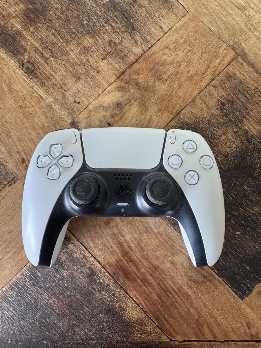 Sony Manettes: PS5 Controller (DualSense) defekt – Défectueux à Zürich par van_p5kq