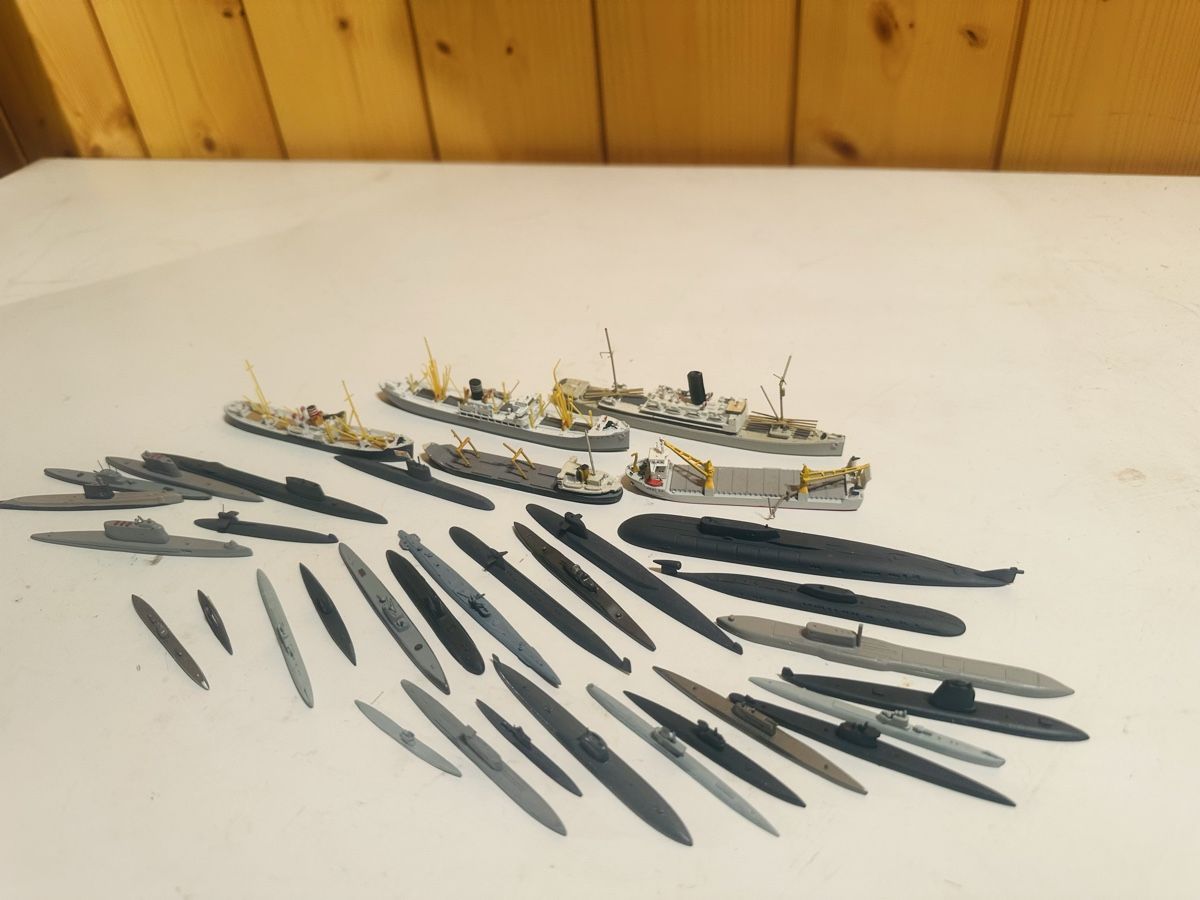 Kit di modellismo & Modellini statici: 35 Stk model Schiffen – Usato da Dietikon venduto da moradi24 1