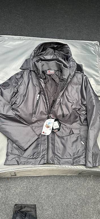 Jacken: Neu: Arbeits-Winterjacke Gr. L und XL – Gebraucht aus Oberhasli von alexandrawuerzburger 2