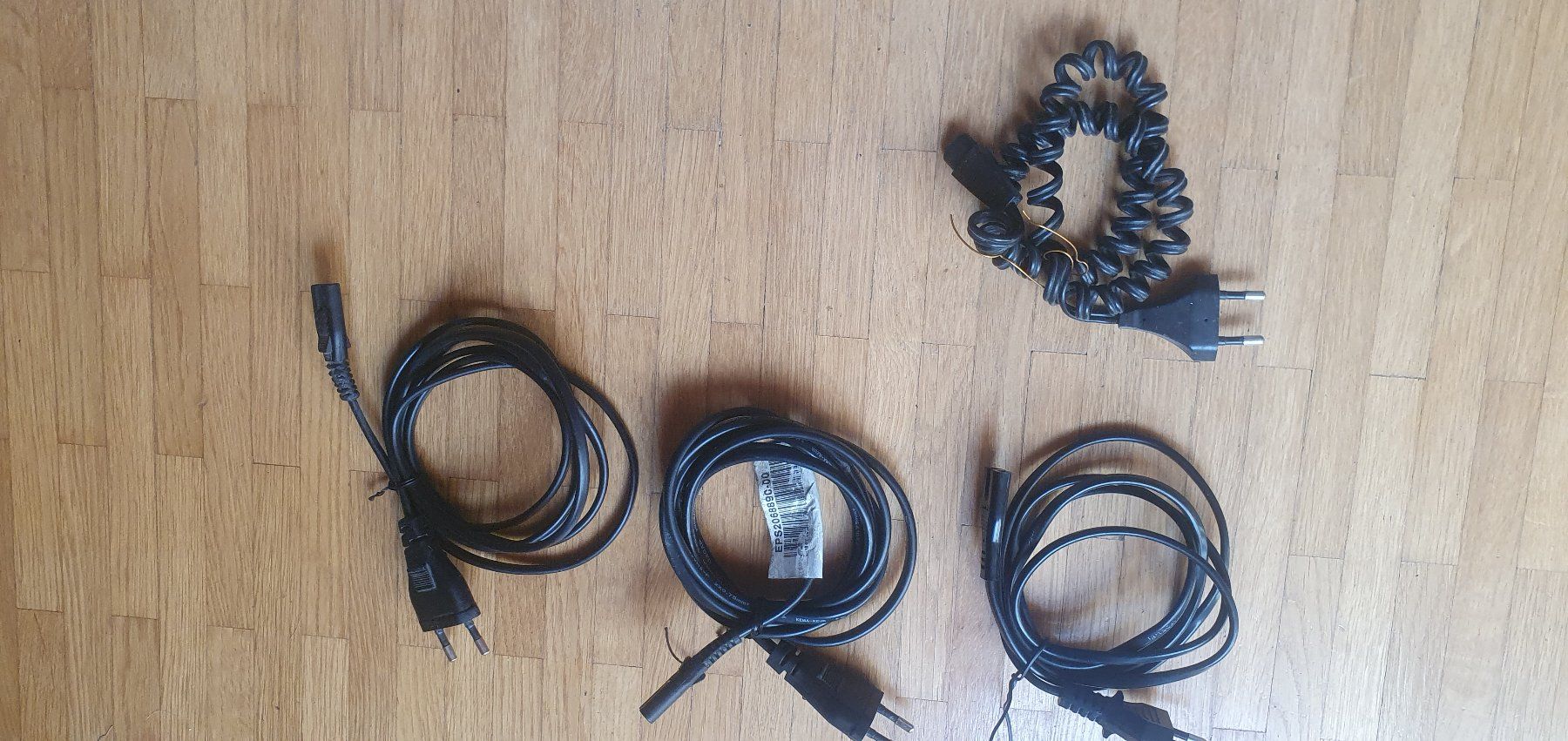 Cavi: Diverse Stromkabel mit Apparatestecker + FlachsteckerCH/D/GB – Usato da Schliern b. Köniz venduto da Evivo 9
