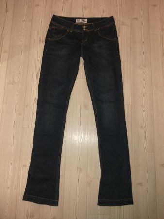 Jeans TRF DENIM  Taille/Grosse 36 CH ( 38 EUR)