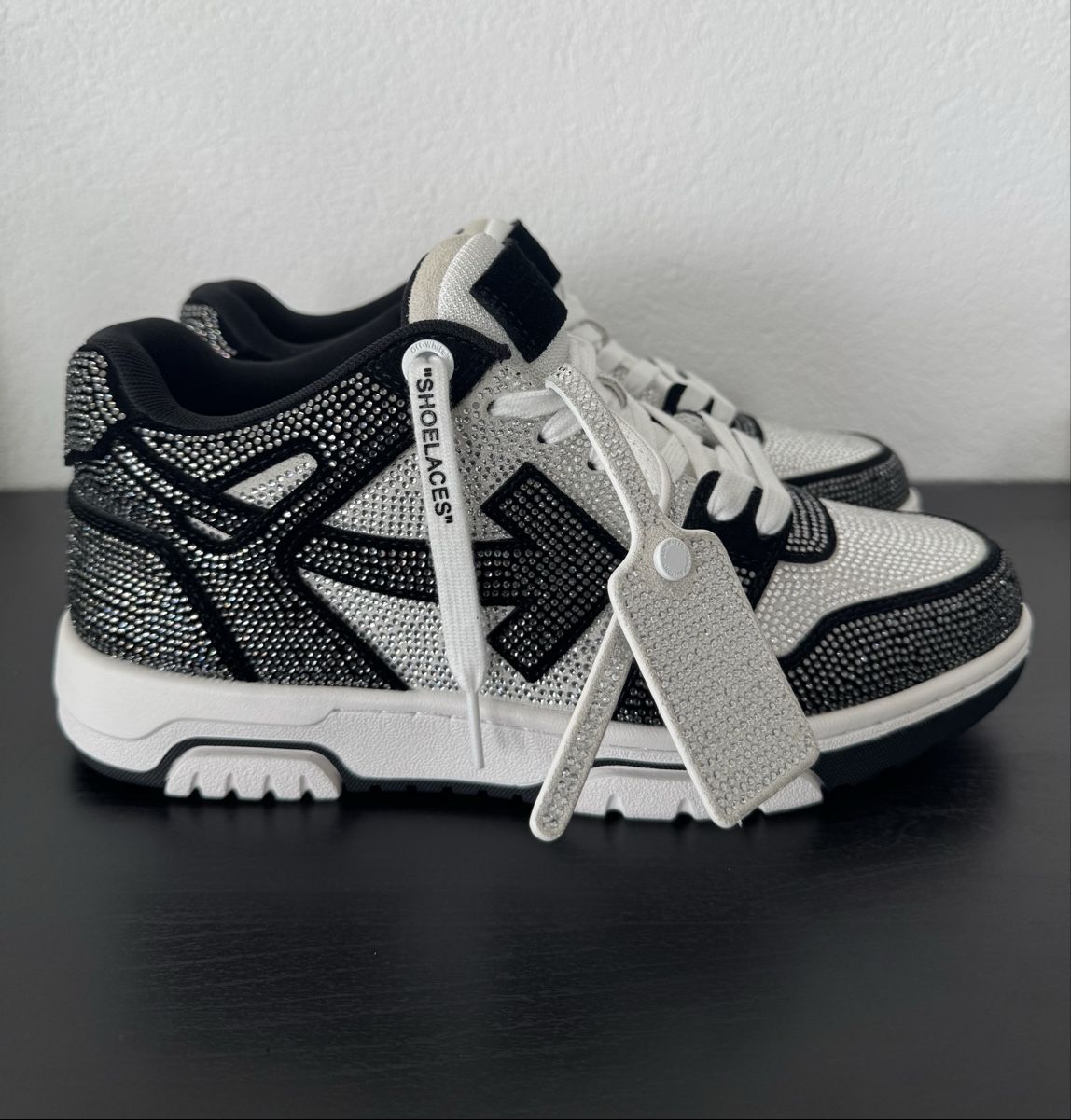Off-White Herrenschuhe: Off-White sneakers with crystals, size 41, brand new – Neu (gemäss Beschreibung) aus Dübendorf von fra_h2bp