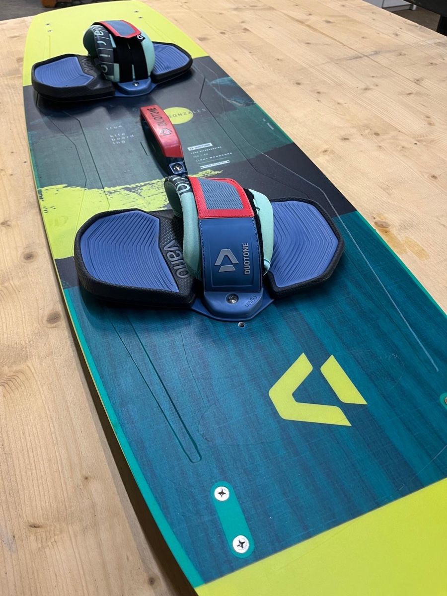 Duotone Tavole da surf e di nuoto: Duotone Gonzales Kiteboard 134cm – Usato da Klosters Dorf venduto da willfried01