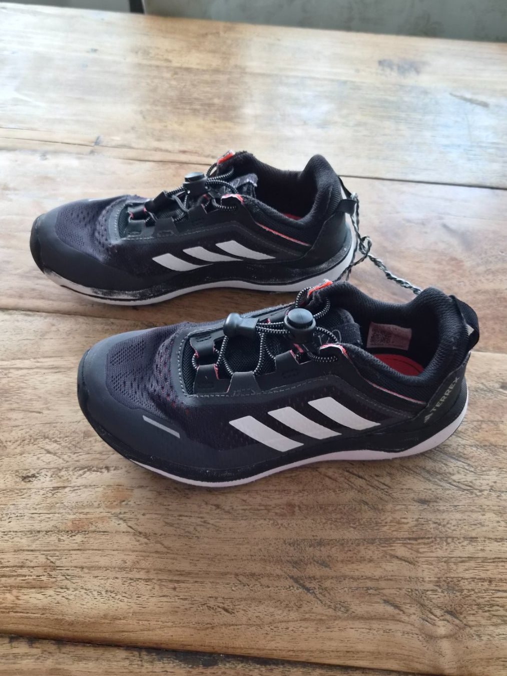 Adidas Chaussures garçon: Schuhe adidas Terrex Gr.33 – D'occasion à Oberrieden par Raja011 1