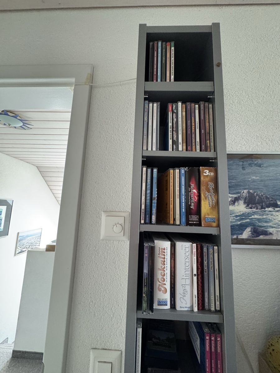 Scaffali: CD Regal grau 175cm hoch gut erhalten – Usato da Albligen venduto da Harmonika55