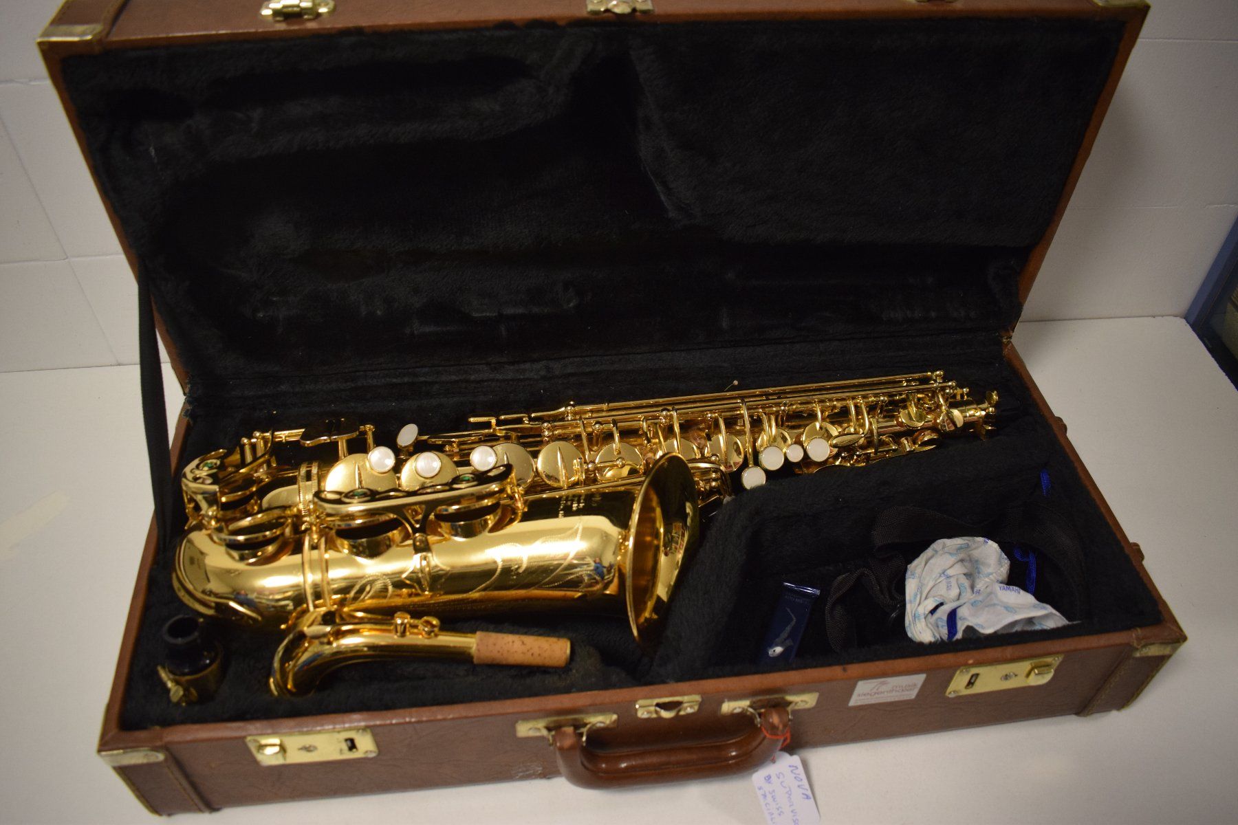 Musikinstrumente: Altsaxophon NOVA – Gebraucht aus Zürich von baumusik