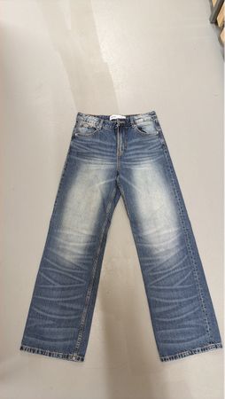Jeans Bershka weit geschnitten neuwertig
