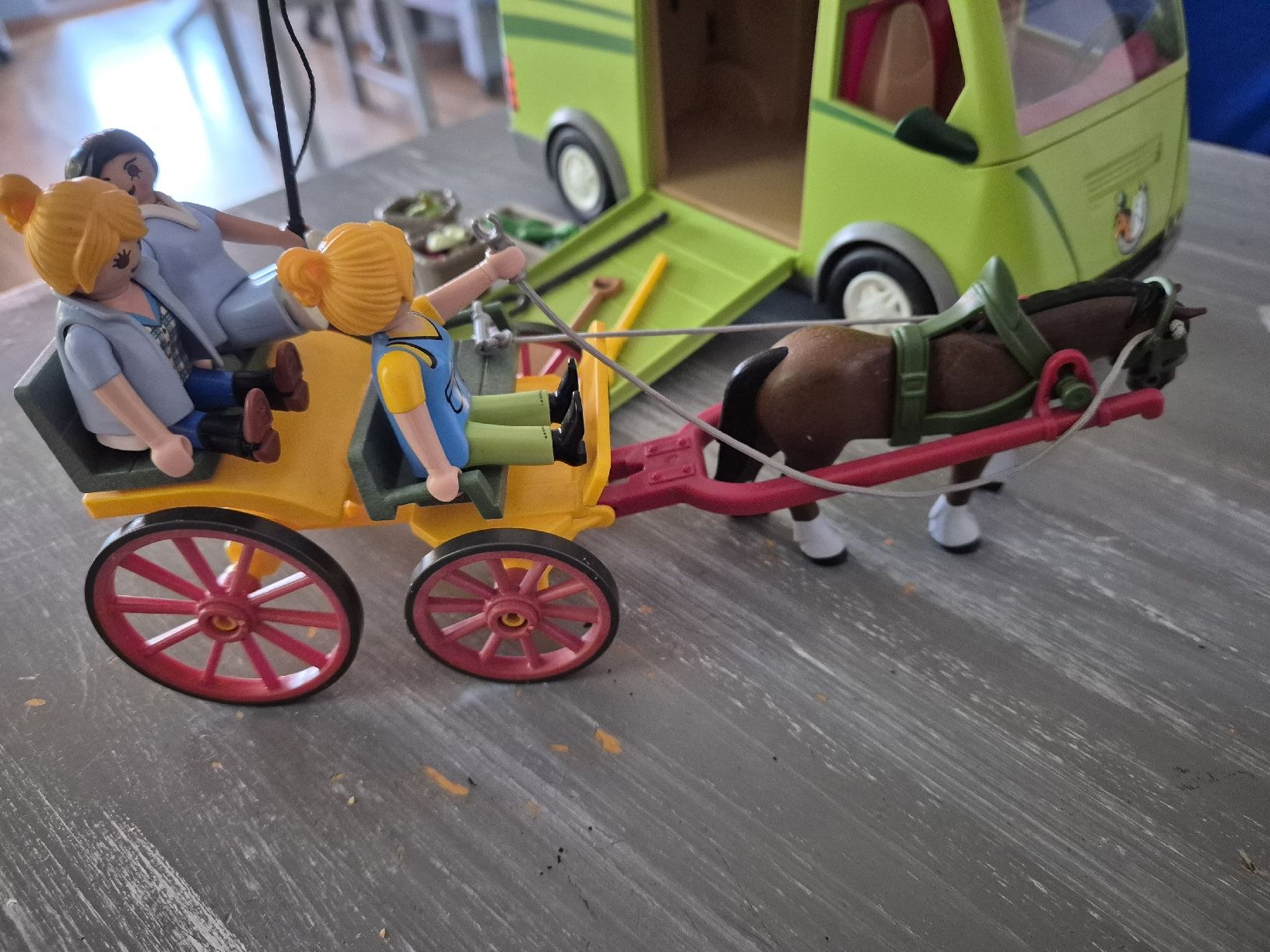 Playmobil Giocattoli: Pferdetransporter mit Kutsche – Usato da Fahrweid venduto da Fischwasser6
