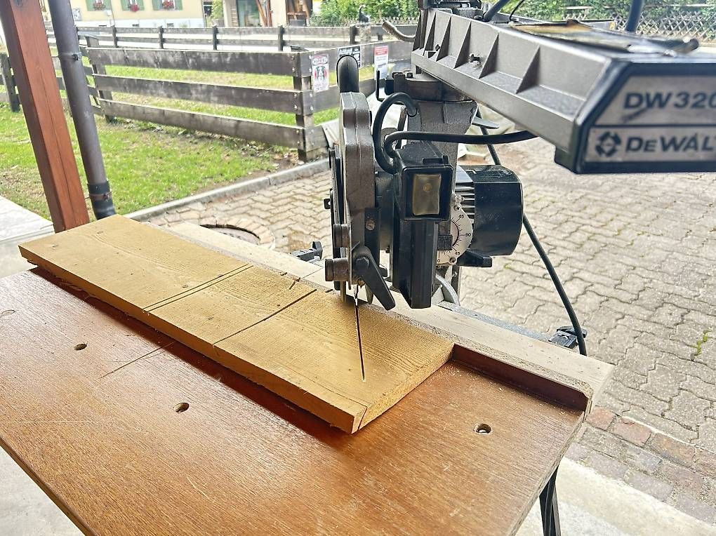 Scies: Radialsäge deWALT  – D'occasion à Rüschegg-Heubach par hostettf 3