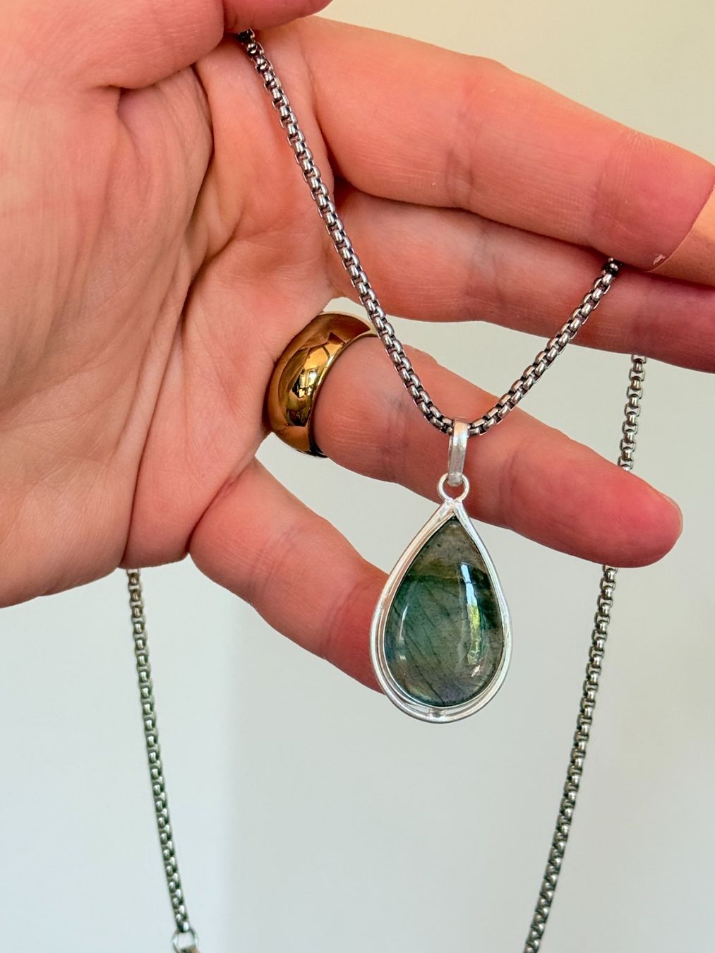 Catenine: Collier avec pendentif larme en labradorite – Nuovo e nell'imballaggio originale da Genève venduto da AGBERG 3
