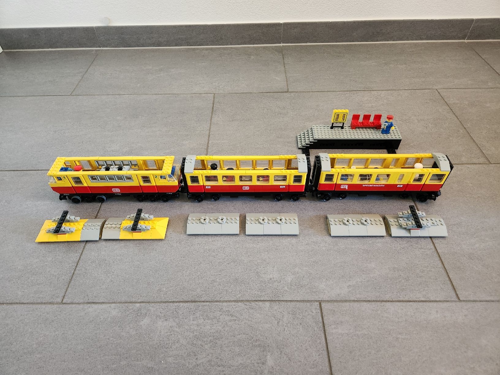 Lego Kit di costruzioni: Train LEGO 7740 12V complet - avec rails et transformateur – Usato da Neyruz FR venduto da Hhenrik 3