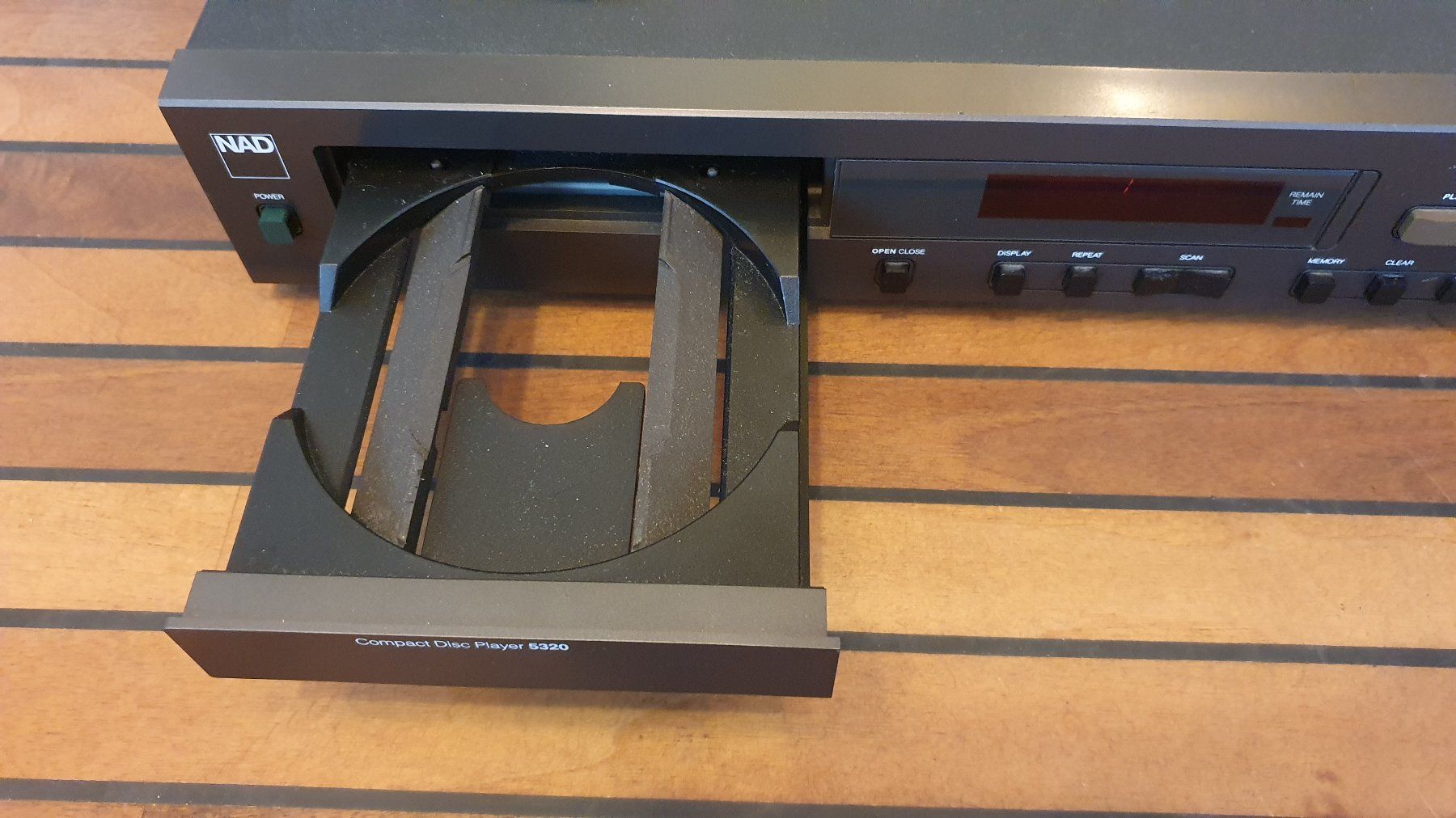 Nad Lettore multimediale & Streamer: NAD 5320 CD-Player HiFi Klassiker – Usato da Biberist venduto da stang4eva 4