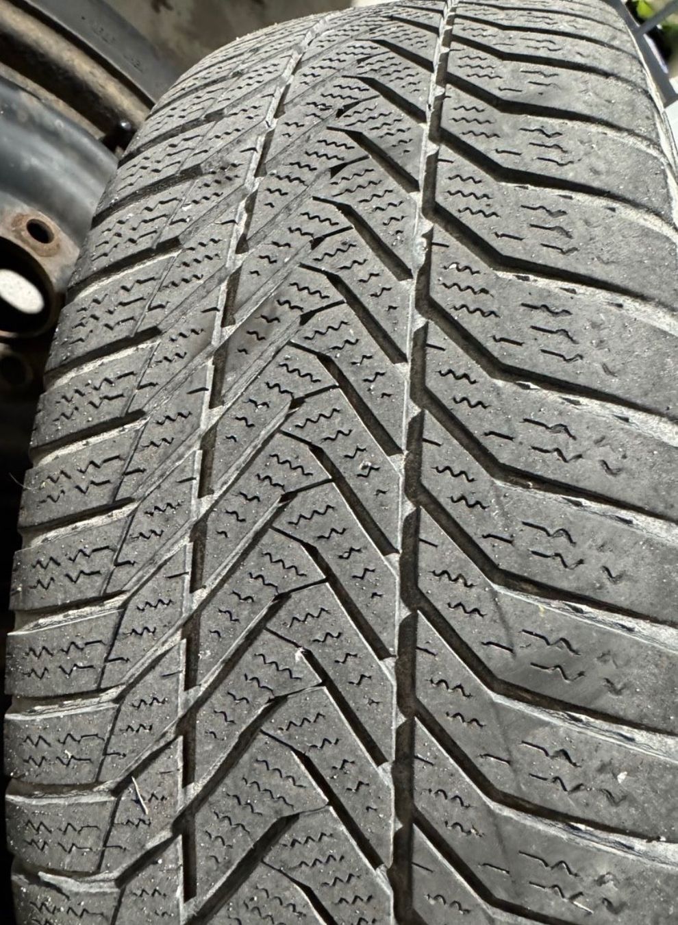 Mazda Pneumatici & Ruote complete: 205 55 16, Winterpneus ca. 5mm Profil – Usato da Zürich venduto da Gianni 2