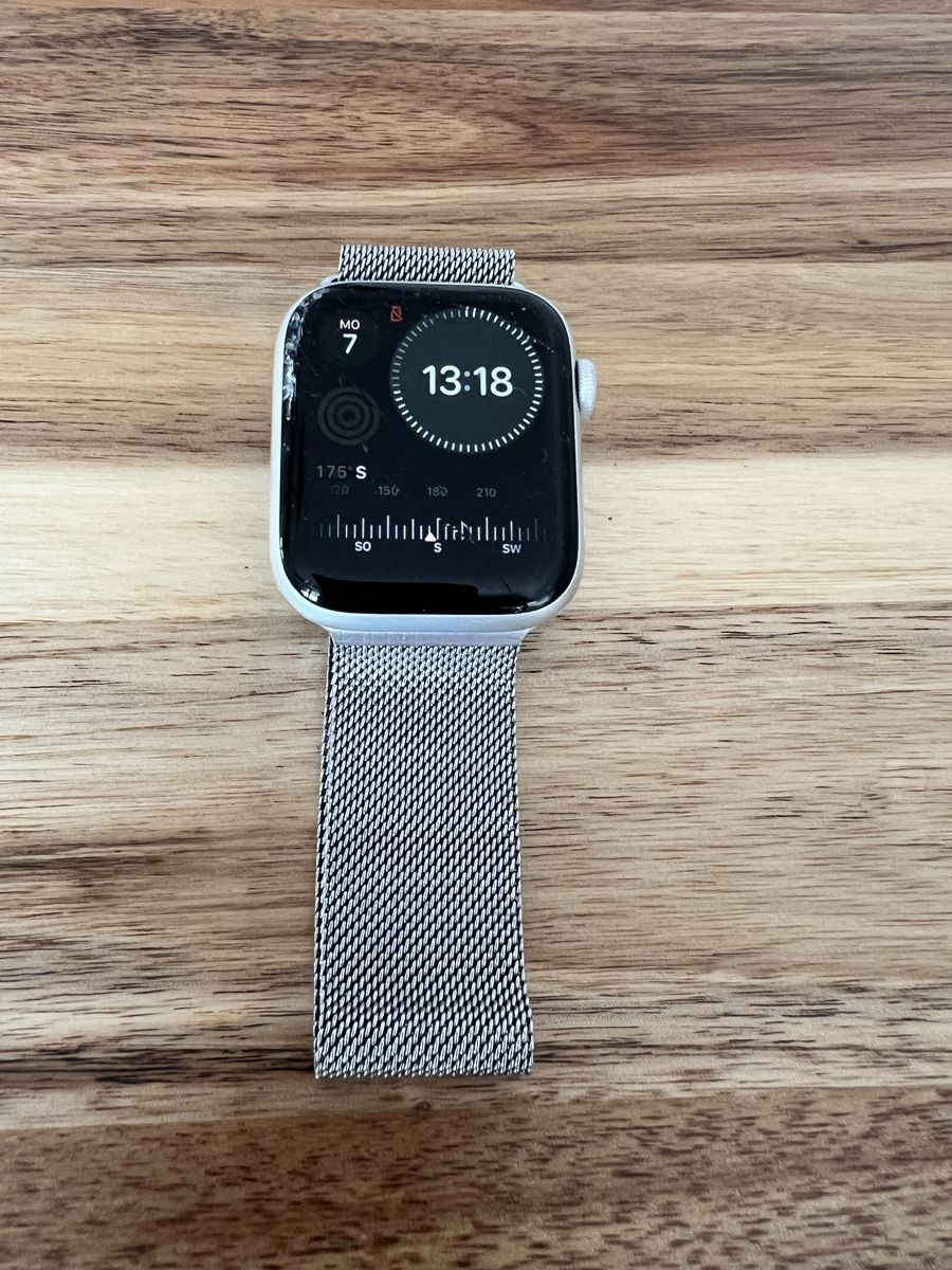 Apple Smartwatch: Apple Watch Series 5, 44mm – Difettoso da Wil SG venduto da DaniB. 9