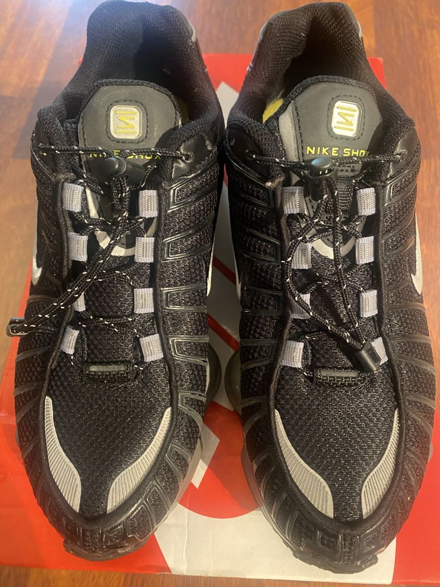 Scarpe da donna: Nike Shox – Nuovo (secondo la descrizione) da Holderbank AG venduto da leooo.sie 1