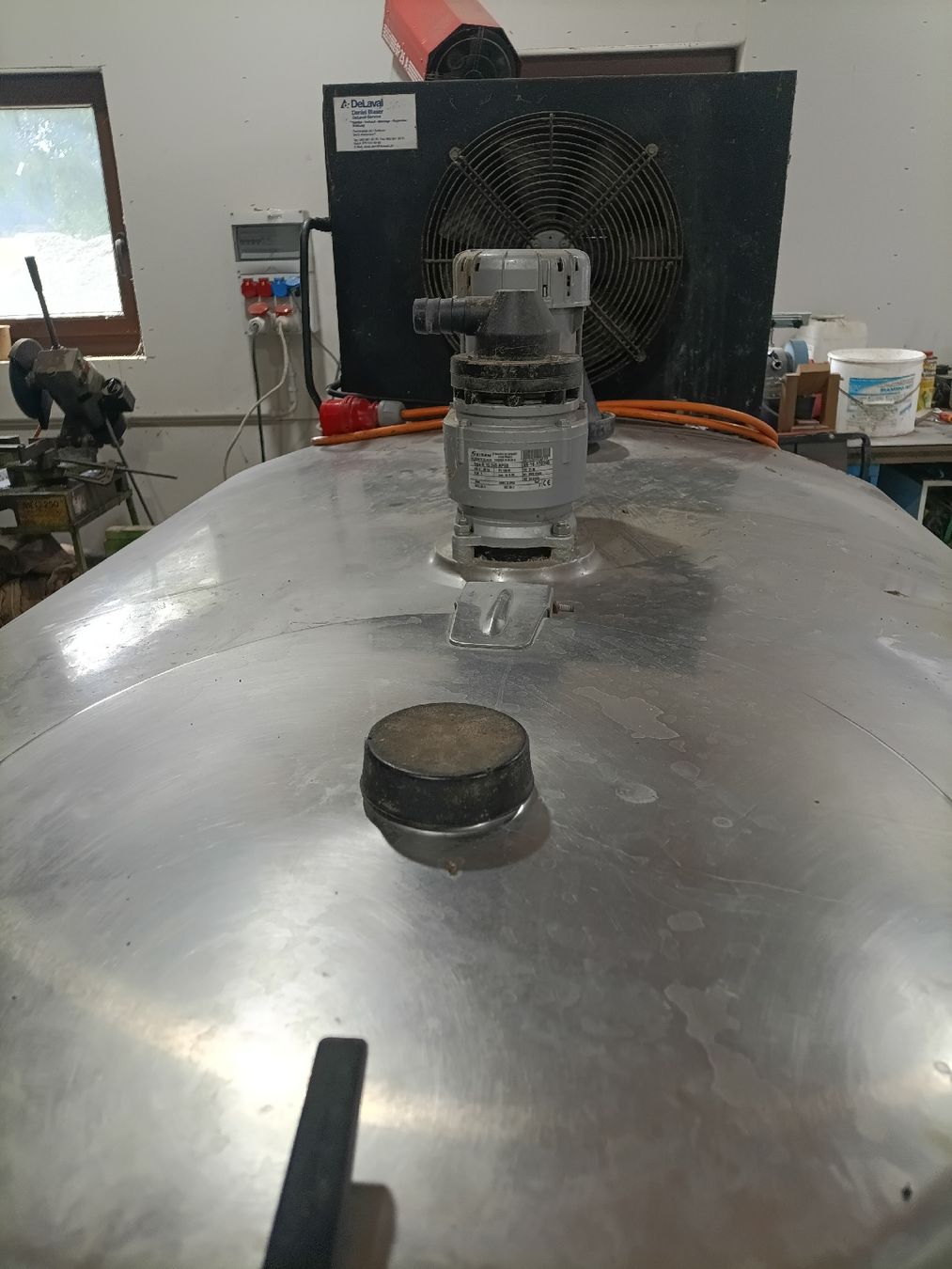Delaval Tecnica di mungitura: Milchtank 1300 Liter defekt  – Difettoso da Lyssach venduto da Edaros 1