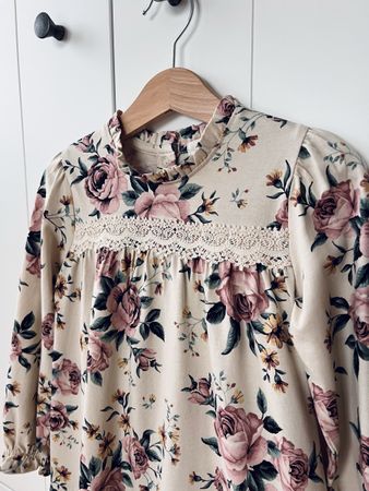 Newbie 104 Kleid, beige, Rosen