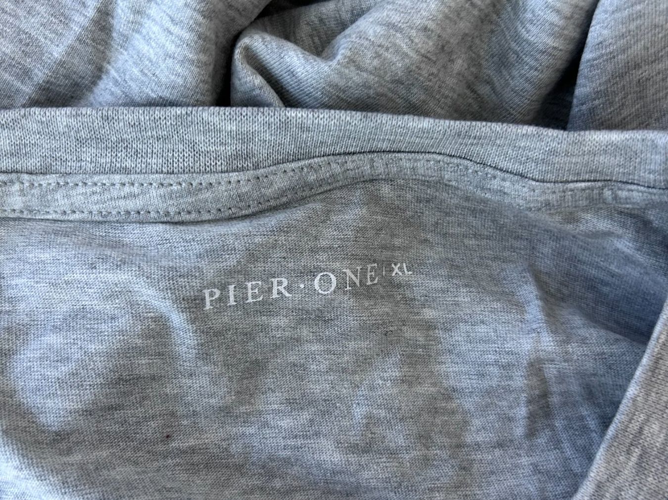 H&M T-shirt: Pier One T-Shirt – Usato da St. Gallen venduto da look-twice 3