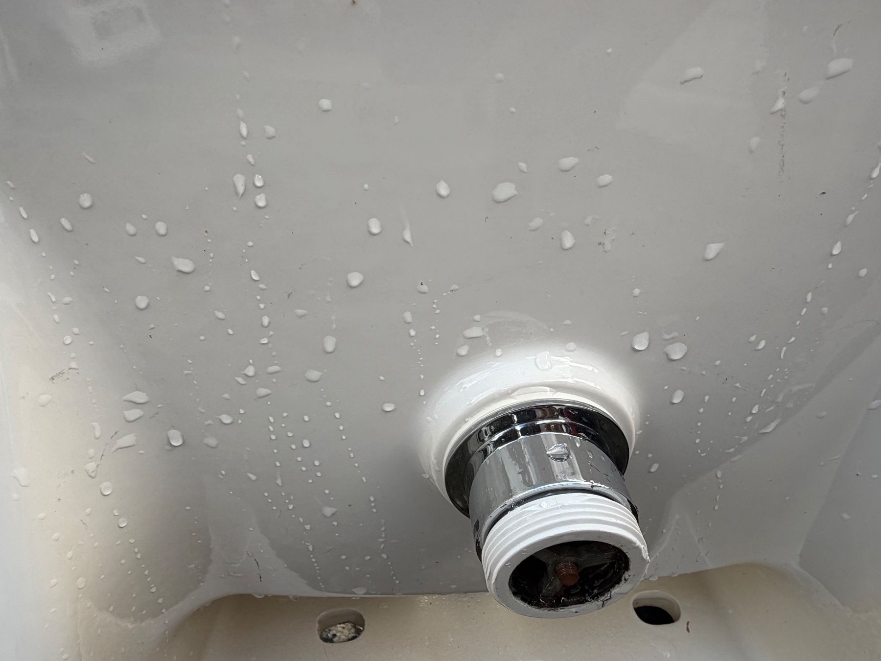 Laufen Spülbecken & Waschbecken: Laufen Doppel Lavabo mit Siphon und Handtuch Halterung – Gebraucht aus Nussbaumen AG von HelenaDavid1910 8