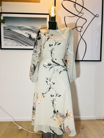 Blumenkleid Hope & Ivy Gr. 34, rückenfreies Kleid