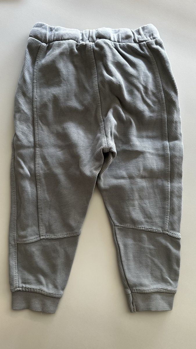 Zara Pantaloni: Zara Hose / Joggers, Size 98 – Usato da Zürich venduto da KrisZH 1