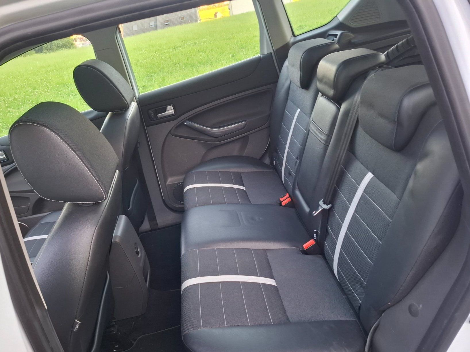 Ford Autos: Ford Kuga 2.0 TDCi 4x4 – D'occasion à steinen par frosch079 6