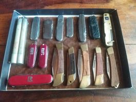 Lot de 16 couteaux de poche
