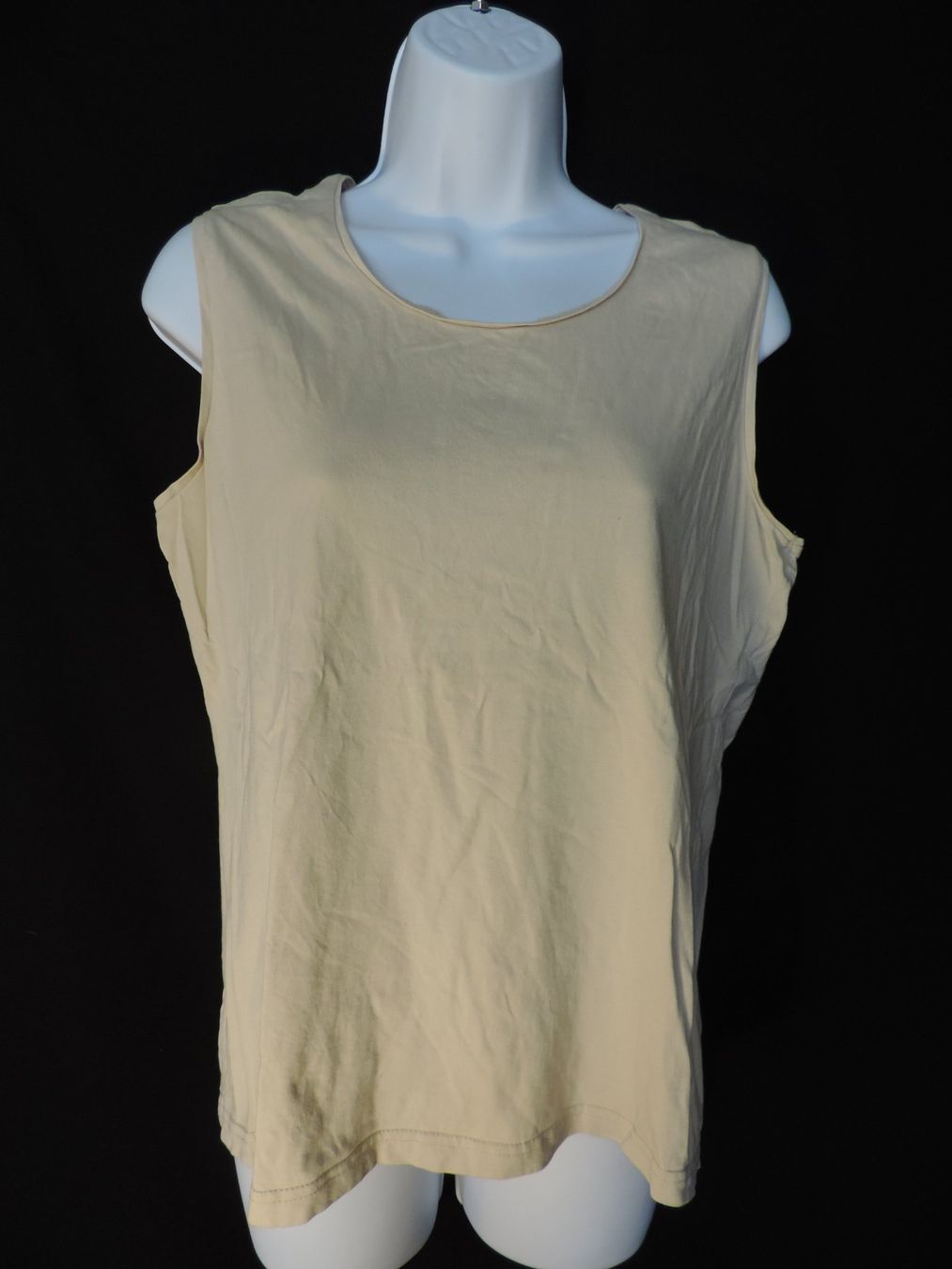 Top: débardeur beige – Usato da Genève venduto da Axelle333 2
