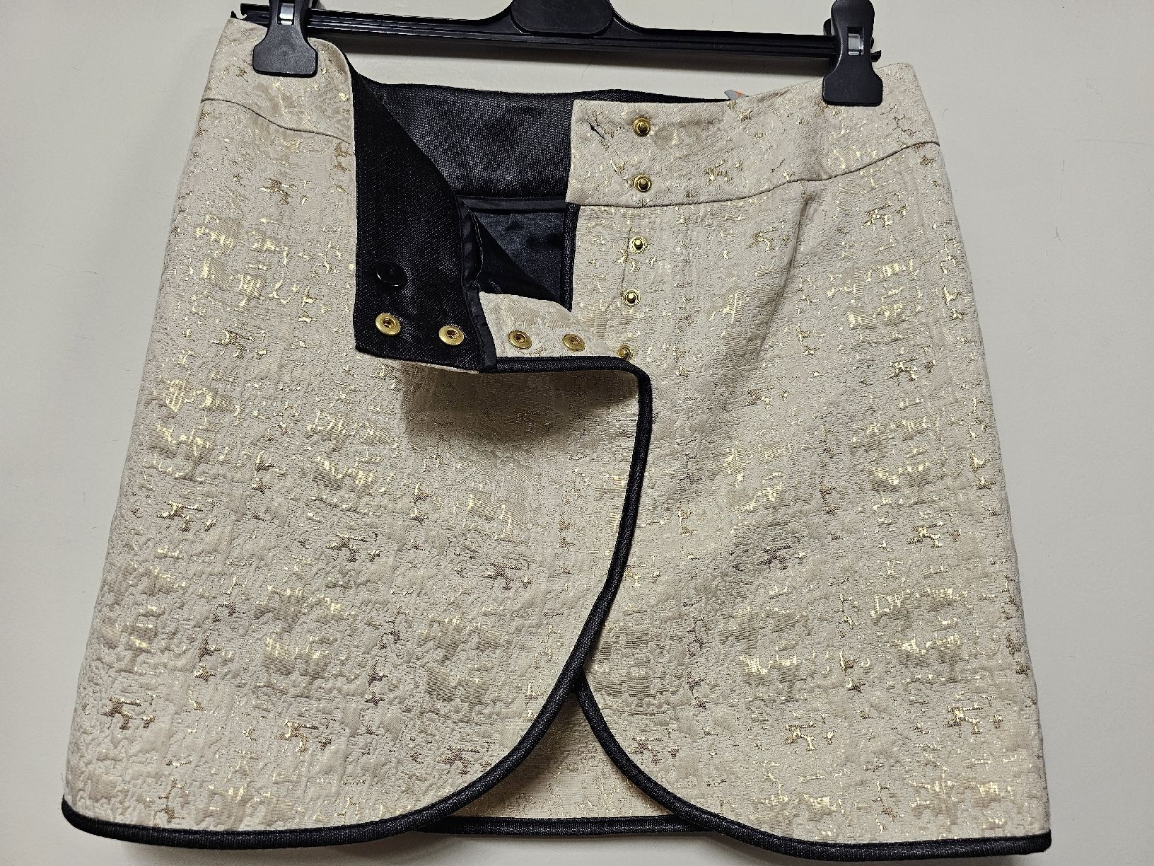 Giacche: Ensemble Neuf/Veste et Jupe/ Beige/Doré "Cop-Copine" – Nuovo (secondo la descrizione) da Basel venduto da Paloma6261 7