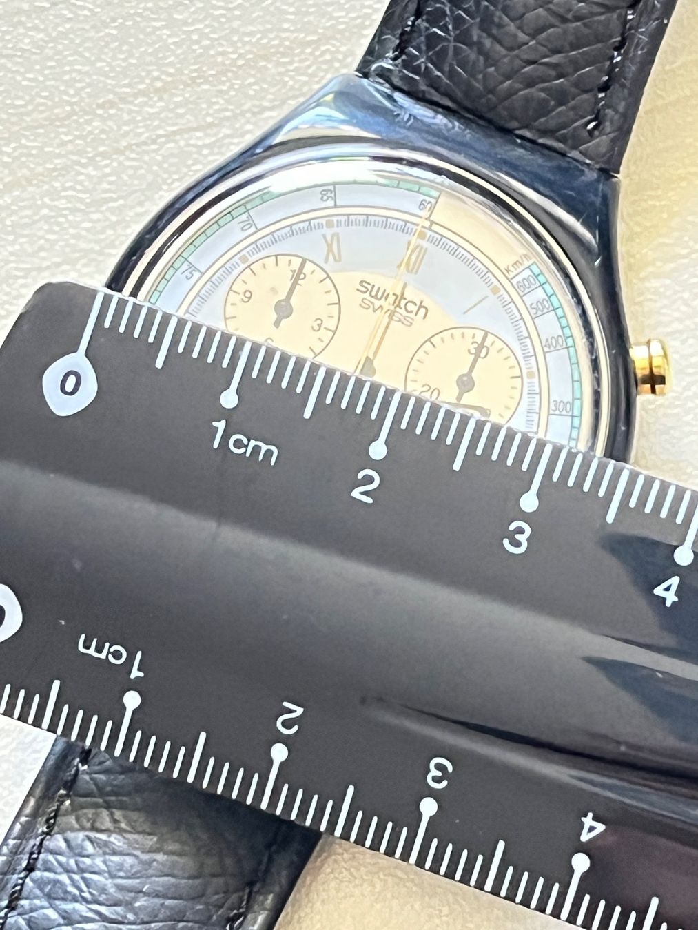 Swatch Orologi: Swatch Chronograph Herrenuhr, Schwarz Leder – Usato da Grenchen venduto da chththl 2