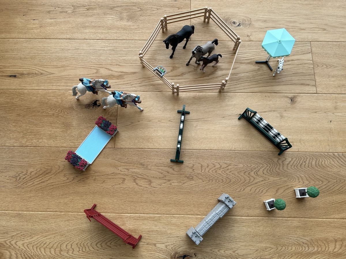Schleich Spielzeuge: Schleich Springparcour – Gebraucht aus Rafz von  2