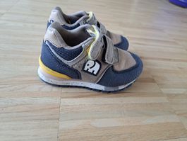 Sneaker Gr. 22