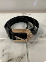 🖤 Schwarzer Gürtel mit goldener Schnalle