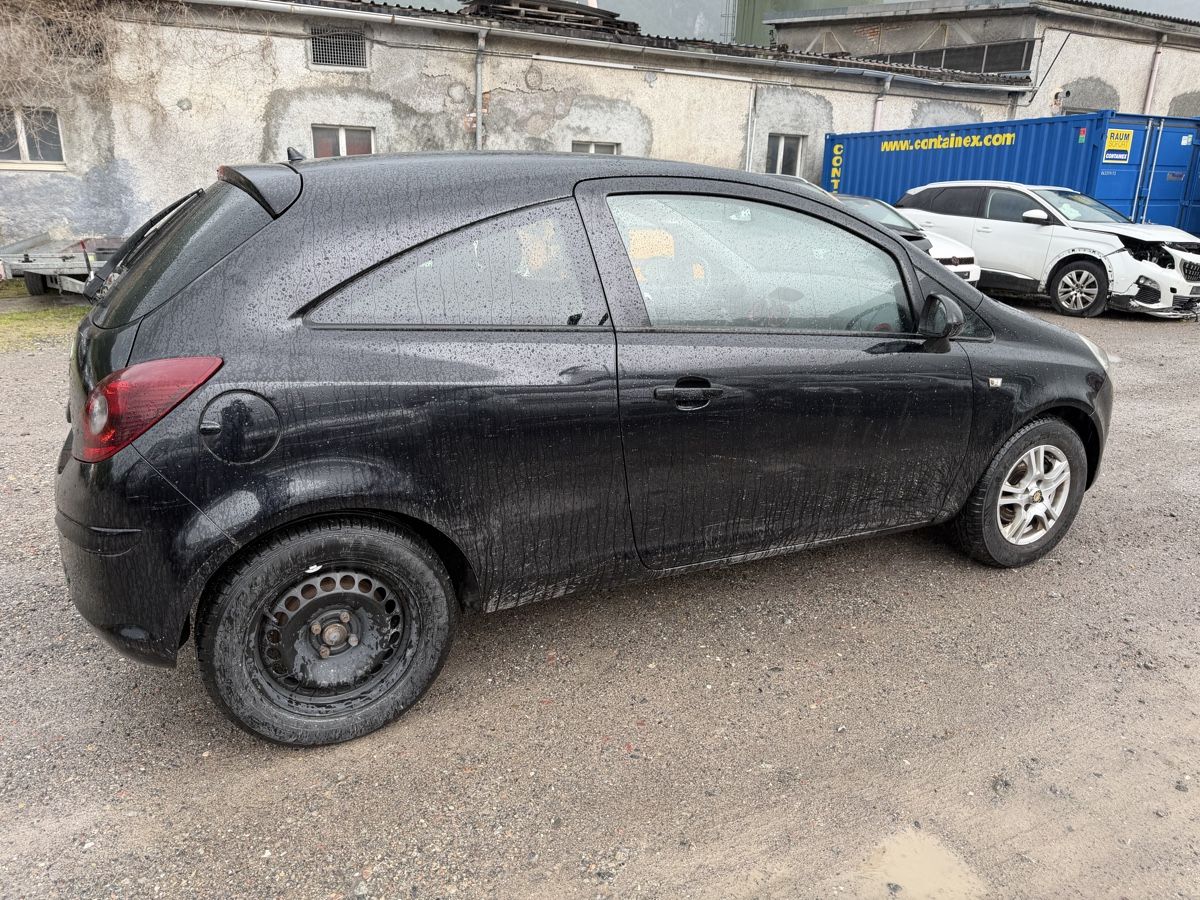 Opel Automobili: Opel Corsa D14  – Usato da Mollis venduto da BSL10 3