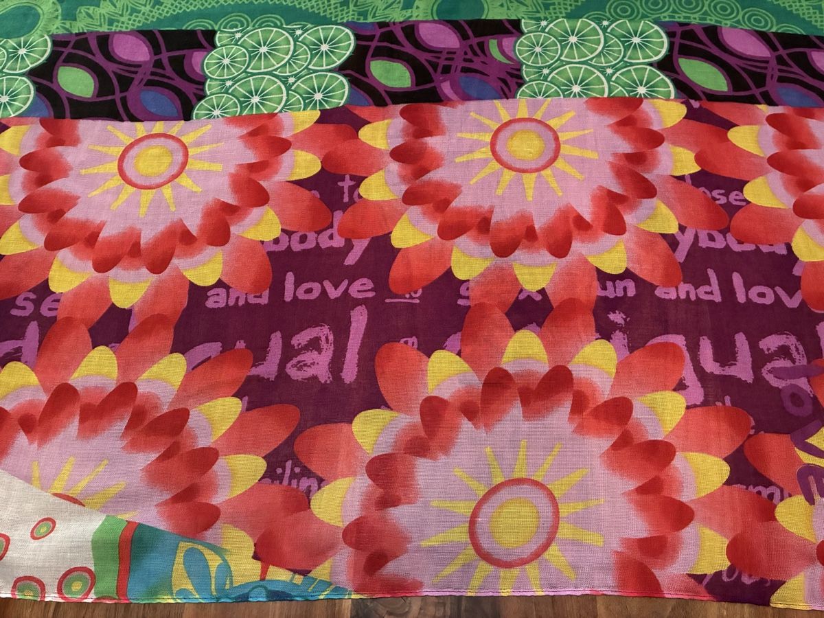 Desigual Foulard & Sciarpe: Bunter Schal von Desigual – Usato da Zürich venduto da Sylvie0011 5