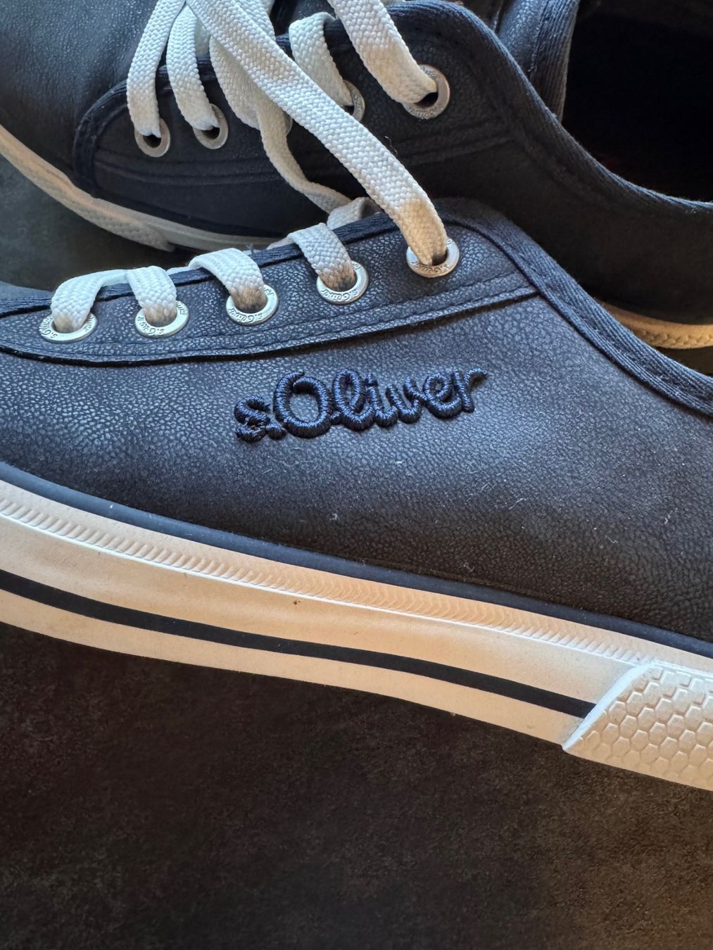 S.Oliver Schuhe für Mädchen: Turnsche s.Oliver – Neu (gemäss Beschreibung) aus Höri von Alfar