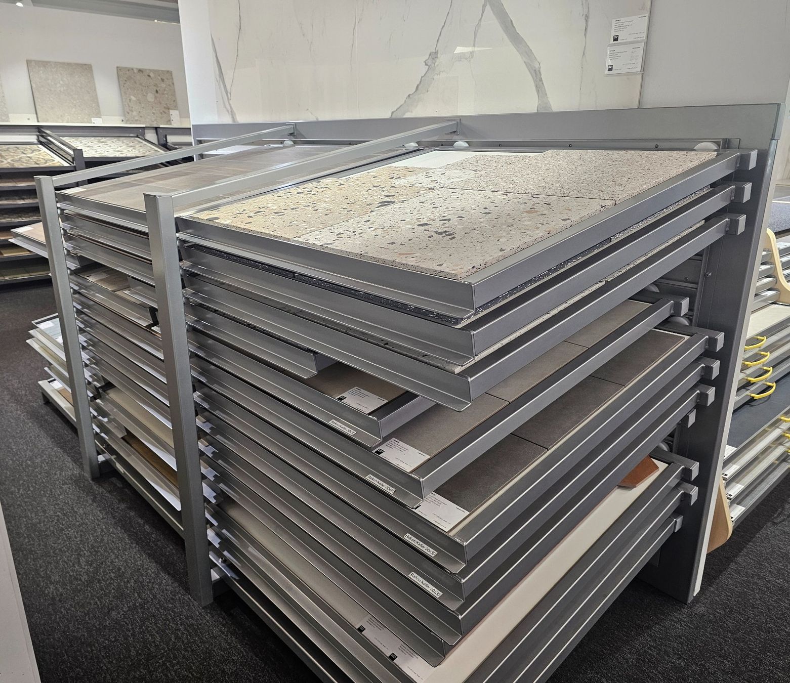 Altro in Decorazioni & Accessori: Ausstellungsständer Display Möbel Schieberablage 29 Fächer – Usato da Bennau venduto da Conner1 2