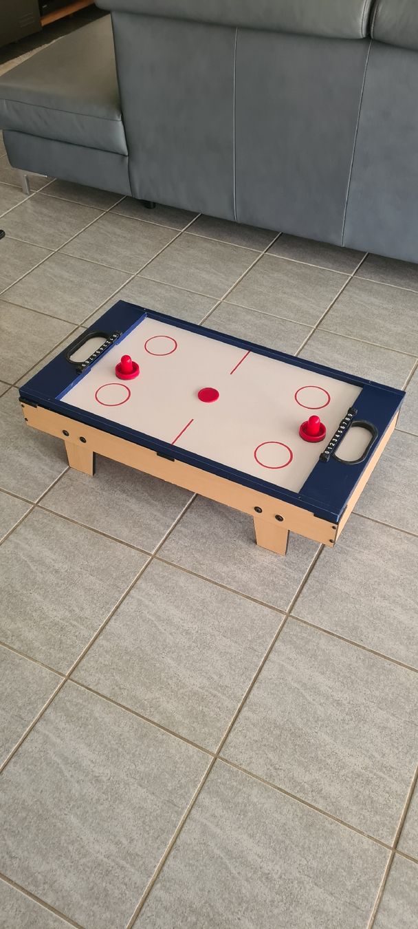Spiele: Spieltisch multifunktion  – Gebraucht aus Eschenbach SG von bforster 3