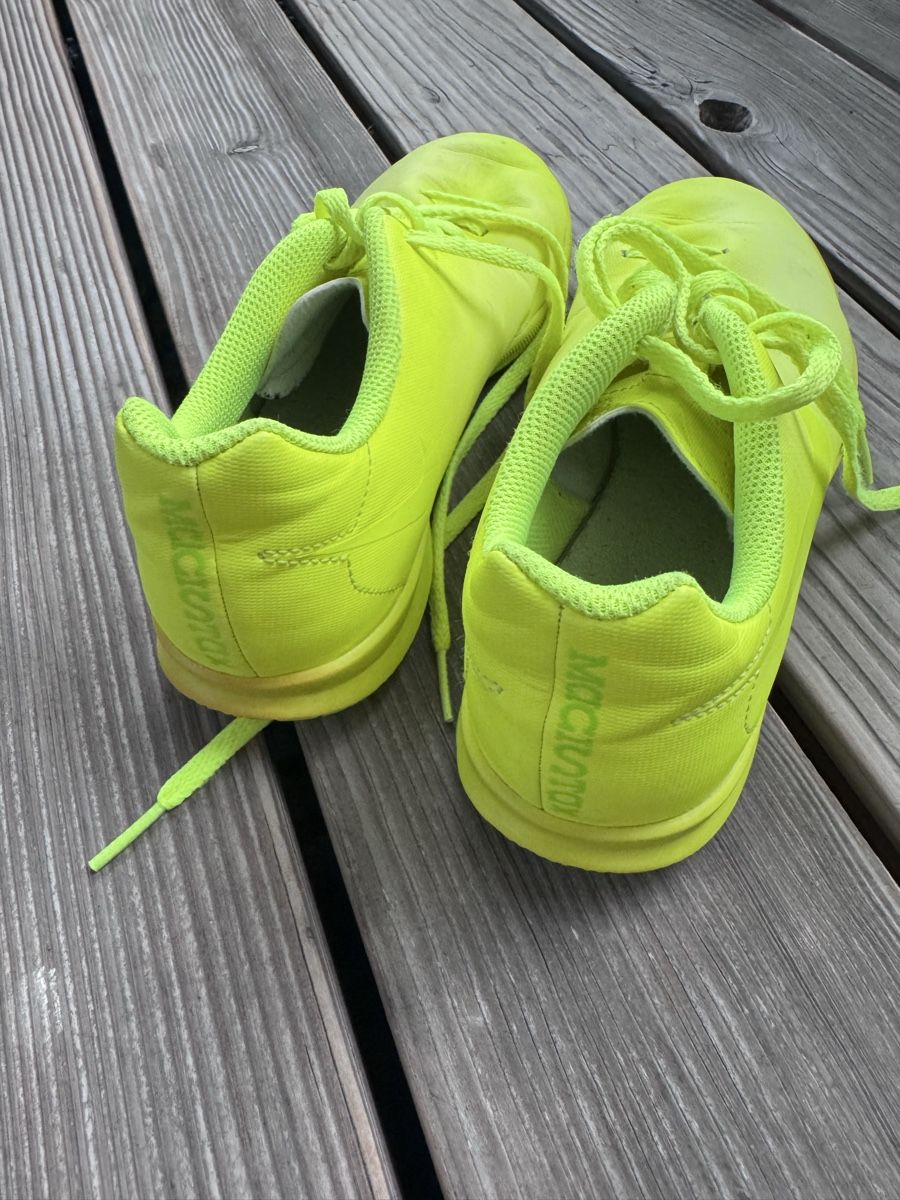 Nike Scarpe per ragazzi: Nike Hallenfussballschuhe 37.5 – Usato da Ostermundigen venduto da Clood 2
