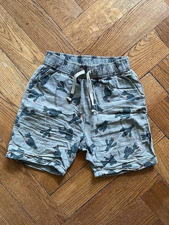 Kurze Hose Gr. 134/140