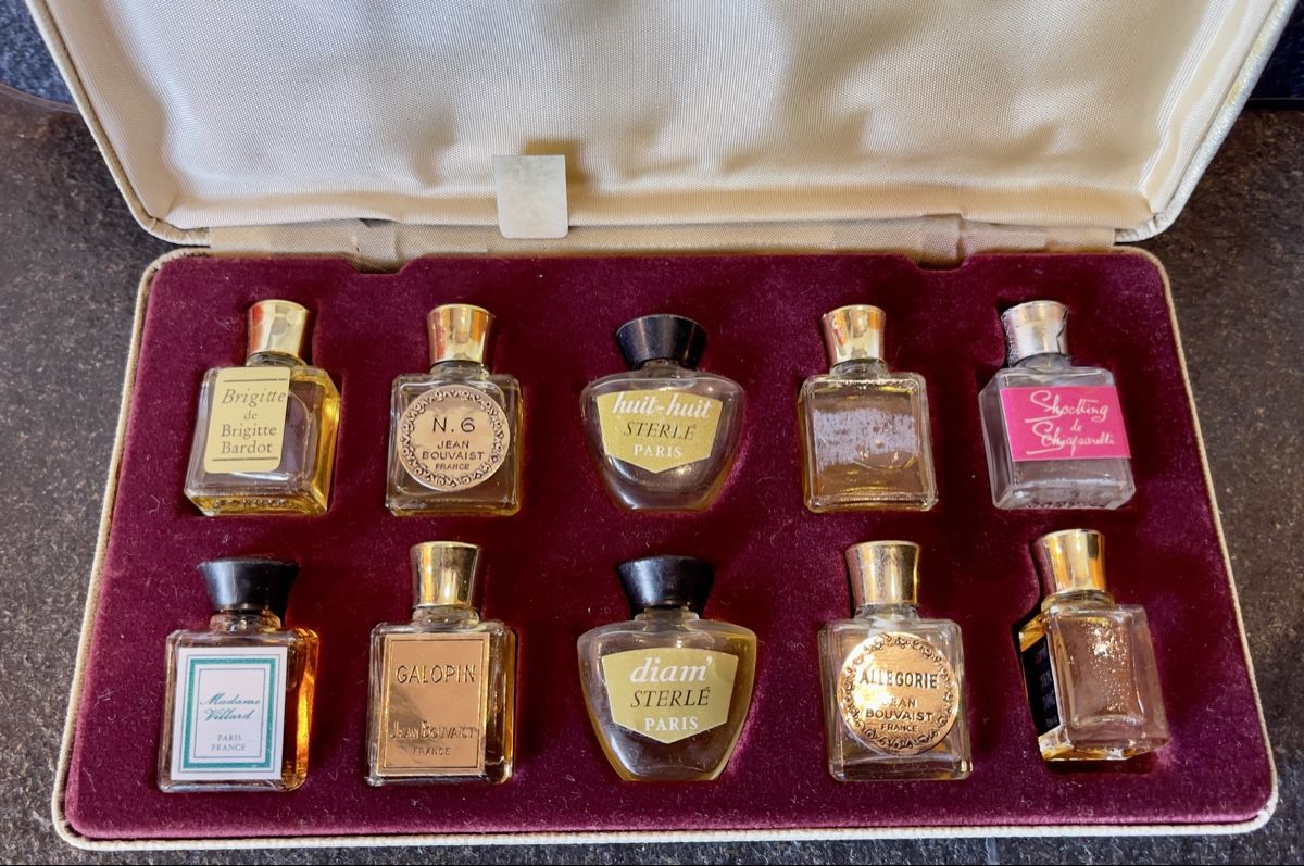 Parfums & Eau de Toilette: Parfüm miniaturen – D'occasion à Tschingel par ral_8j8x 1