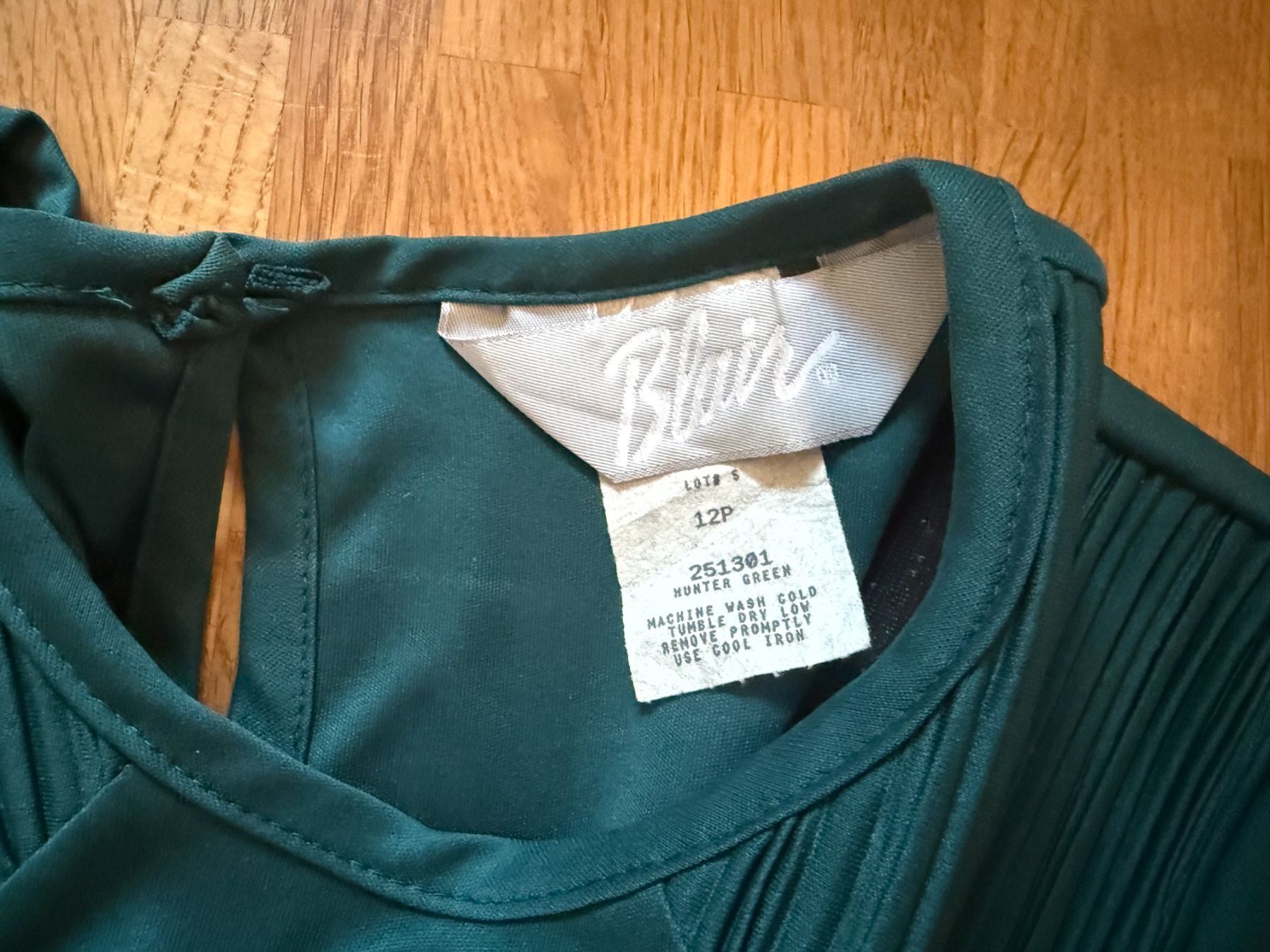 Vestiti: Schönes grünes Vintage-Kleid – Usato da Winterthur venduto da Bahareeba 2