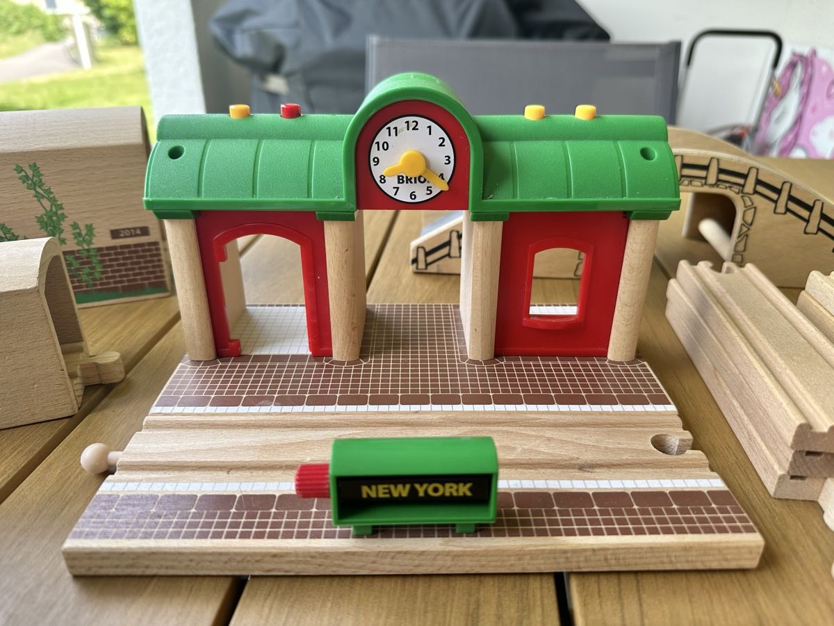 Modelleisenbahnen: BRIO Eisenbahnset – Gebraucht aus Adliswil von surenya 3