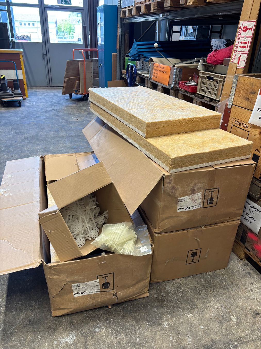 Matériau de remplissage: Thermo-Plus Deckenplatten  100 mm 1500x600mm ca. 10,60m2 – D'occasion à Winterthur par ReUse_Baumarkt