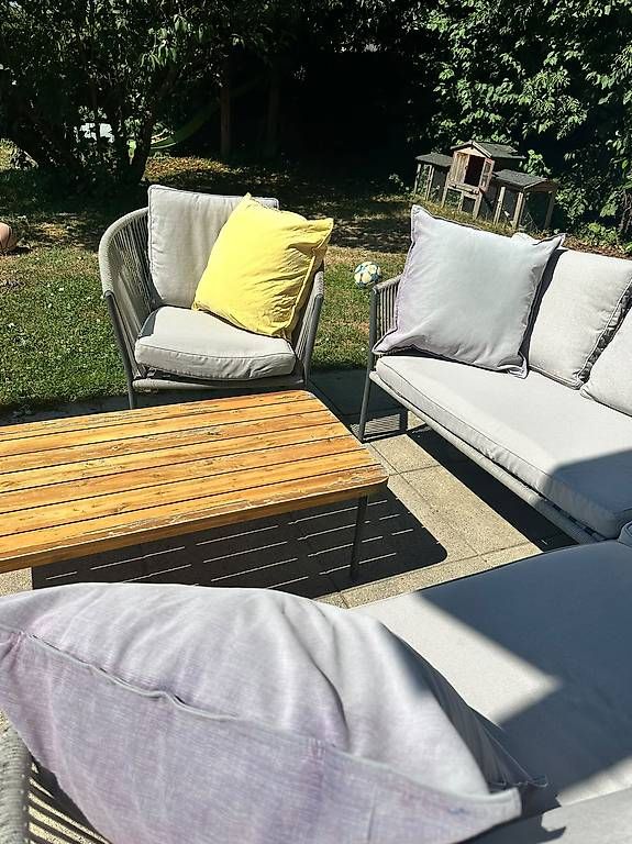 Set di tavolo e panche: À vendre salon de jardin avec table – Usato da Eysins venduto da tde_jv96 1