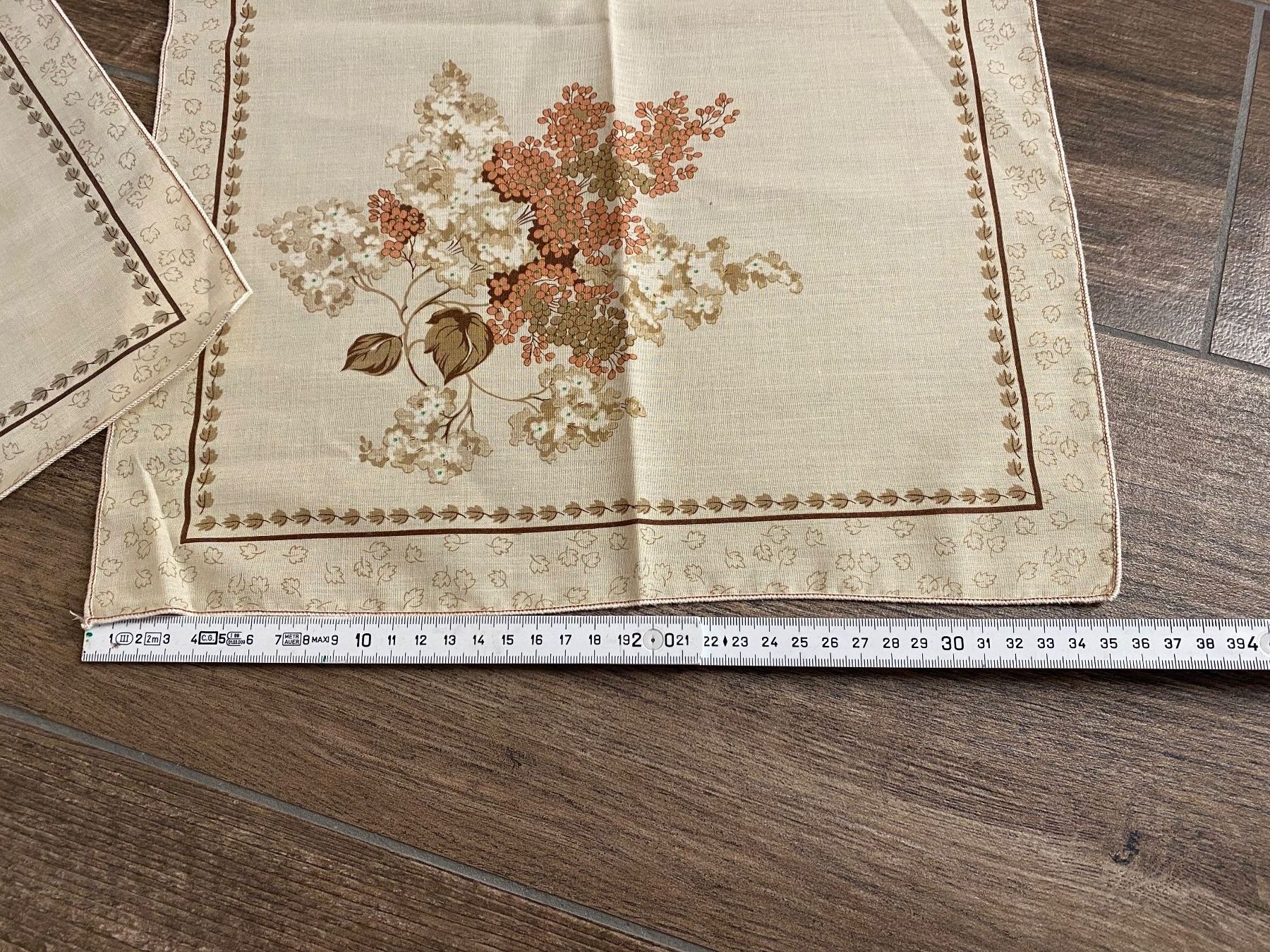 Tovaglioli: 2 Servietten beige Vintage 35 x 35 cm – Usato da Pratteln venduto da a23_j2gs
