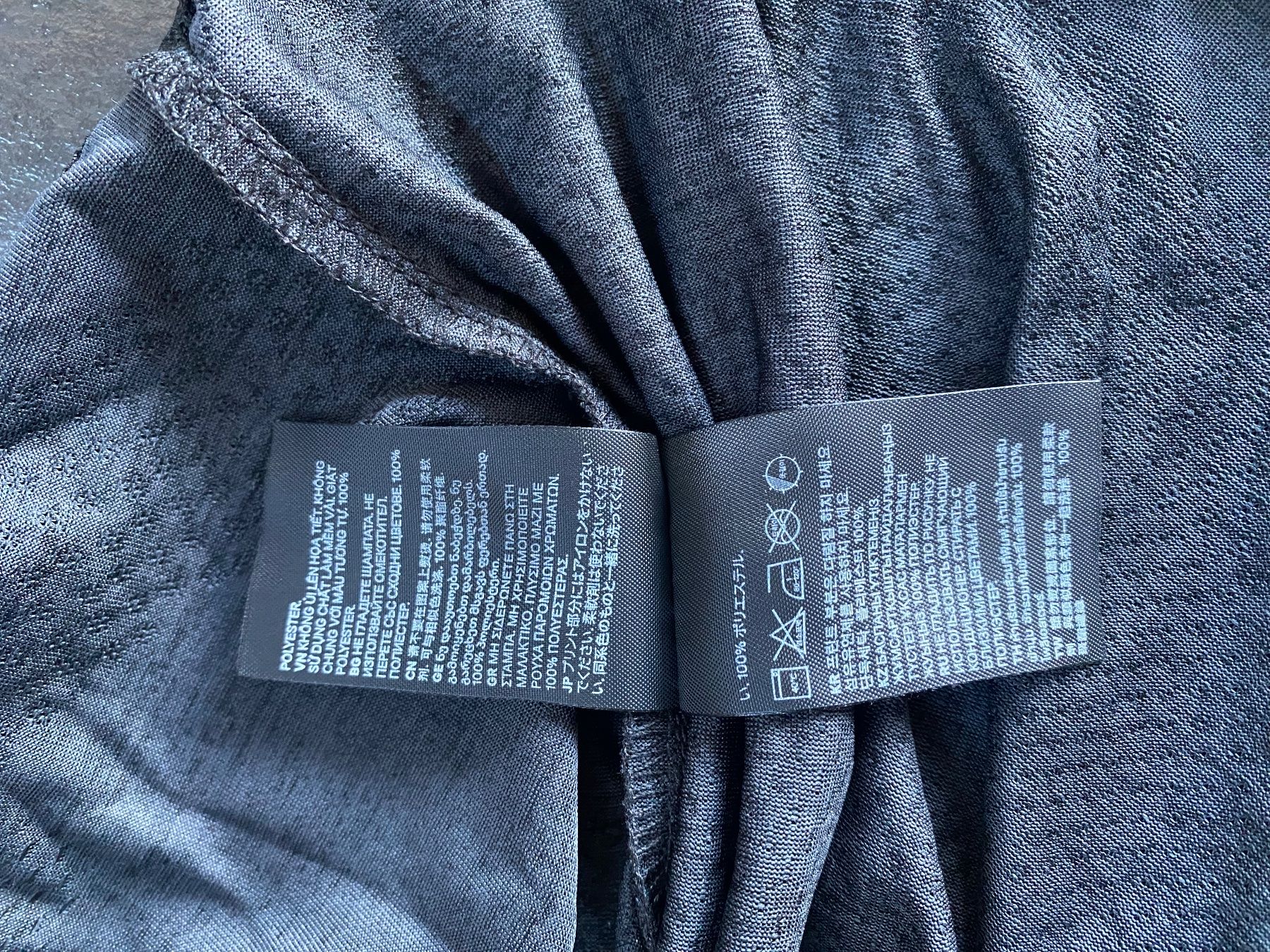 H&M T-Shirts: Sportshirt von H&M M – Gebraucht aus Chur von simhofstr 3