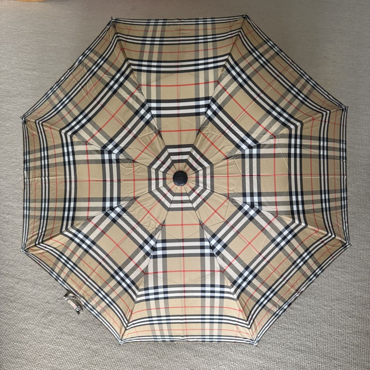 Burberry Ombrelli: BURBERRY Regenschirm Knirps Automatik – Usato da Weiningen TG venduto da azi_93g1