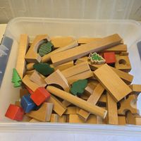 Holzbausteine Kasten über 100 Teile